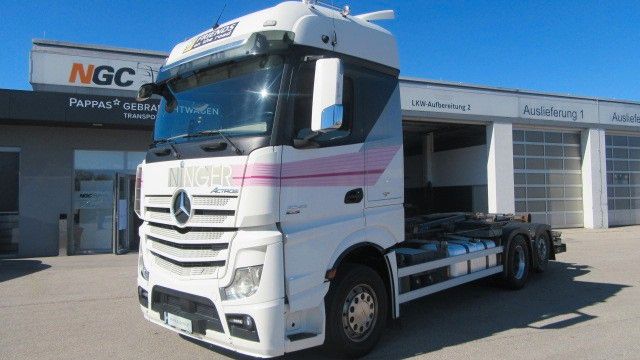 Mercedes-Benz 2545LL 6x2 Abrollkipper, Schub Knick-Arm