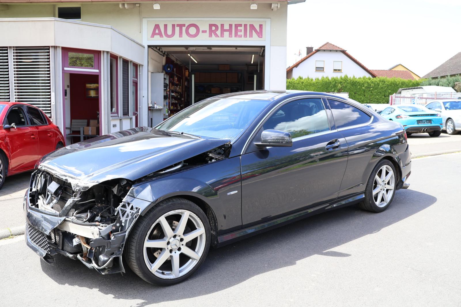 Mercedes-Benz C 250 Coupe CGI AMG-Paket Pano BiXen Navi 18"