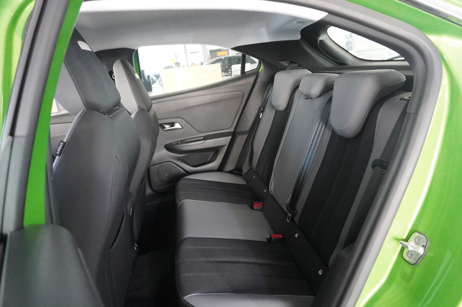 Fahrzeugabbildung Opel Mokka-e ELEGANCE 3-PHASIG NAVI/LED/KAMERA/DAB+