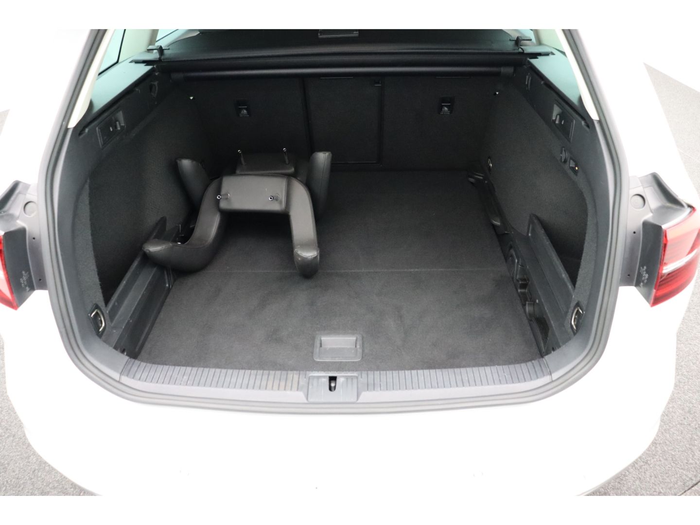Fahrzeugabbildung Volkswagen Passat Variant 2.0 TDI Highline BMT Massage Kame