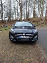 Hyundai i30 blue 1.6 CRDi PASSION PASSION - Hyundai i30 Passion mit Diesel-Antrieb