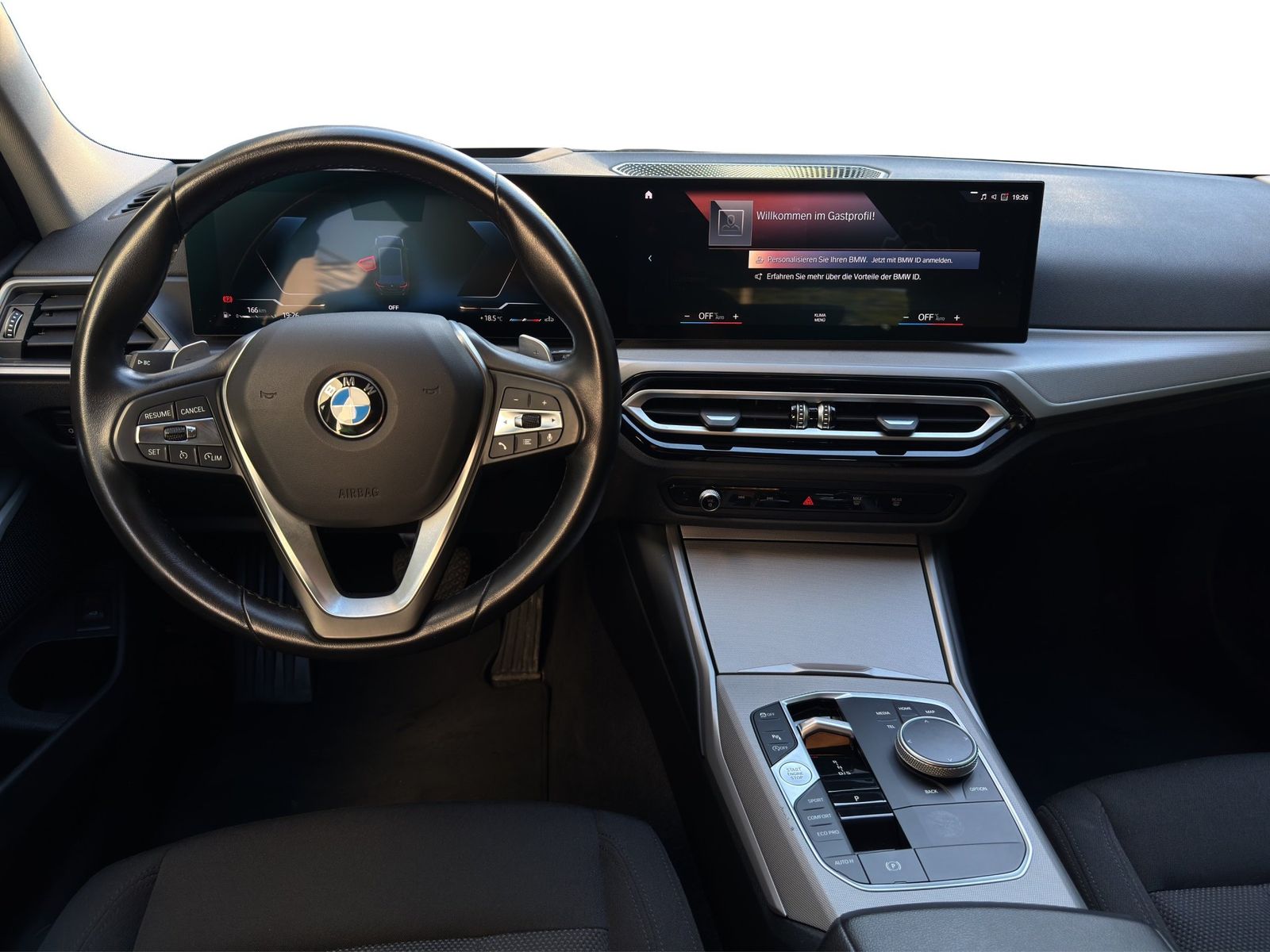 BMW 318i Touring foto 2