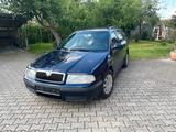 Skoda Octavia Kombi 1.6i - Skoda Octavia aus 2003: Kombi