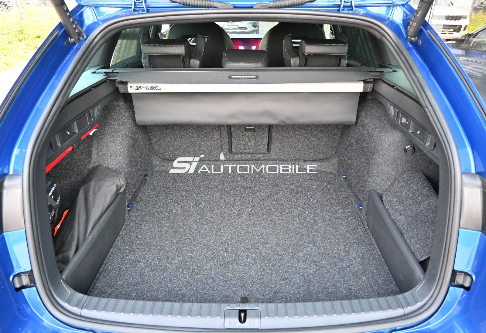 Fahrzeugabbildung SKODA Octavia 2.0 TDI DSG Sportline Combi °ACC°AHK°HUD