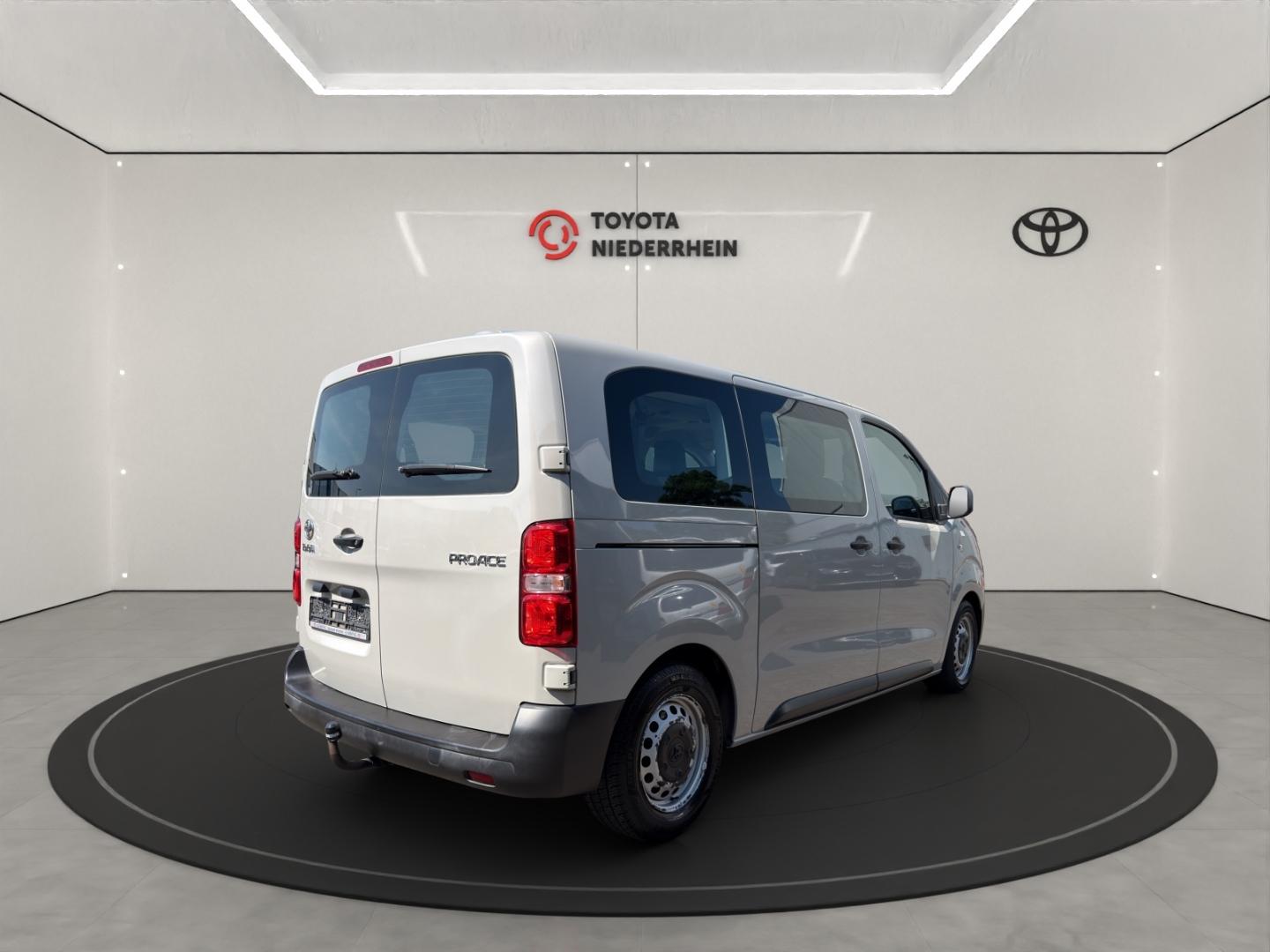 Toyota Proace L1 Kombi Comfort Navigation Anhängerkuppl