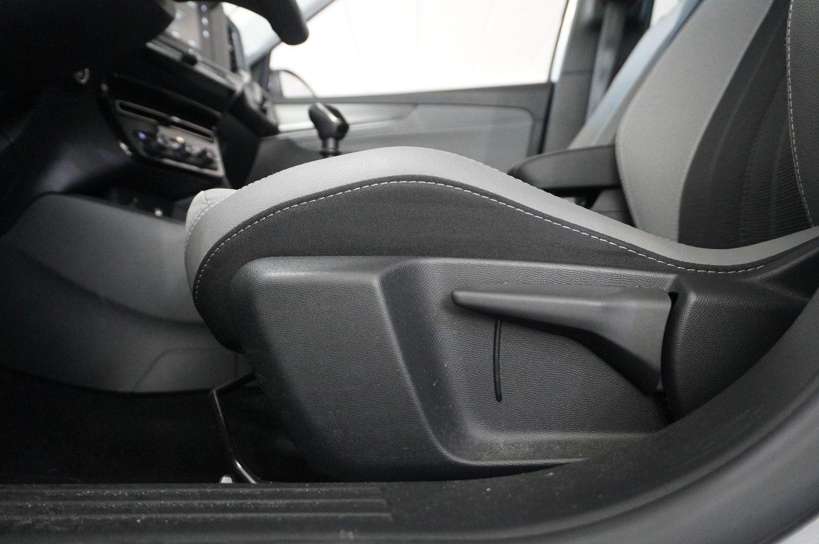 Fahrzeugabbildung Opel Mokka ELEGANCE 1.2T NAVI/LED/KAMERA/SPORT/SH/DAB