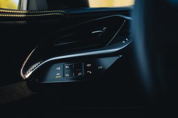 صورة مصغرة 13 لـ 2021 Ferrari SF90