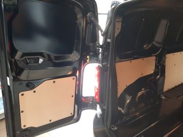 Bild 17 Opel Vivaro Electric 75 kWh LED Spurhalteass. Rückfah