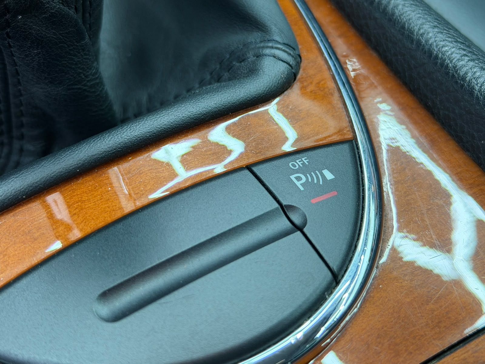 Fahrzeugabbildung Mercedes-Benz E 200 CDI Limousine LEDER/SHZG/TÜV 04.28/