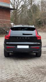 Volvo XC40 D4 AWD, R-Design, HK, Pano, 360°Kam, AHK - Volvo XC40 Gebrauchtwagen in Hamburg