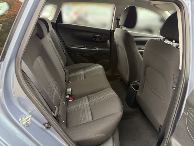 Fahrzeugabbildung Hyundai i20 Essential 1.0 T-GDI +CARPLAY+TEMPOMAT+SHZ+RF