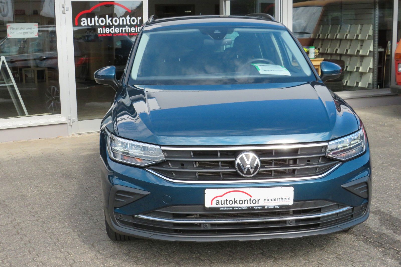 Fahrzeugabbildung Volkswagen Tiguan Life DSG AHK KAMERA ACC PDC SITZH. NAVI 1