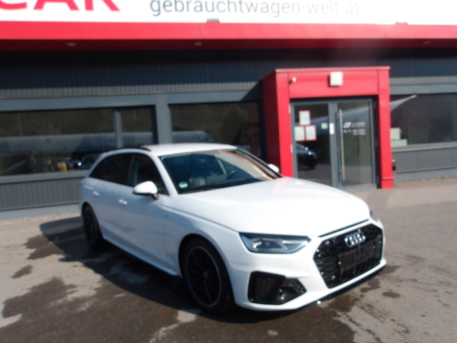 Audi A4 Avant 35 TFSI S line EXP € 18490.- imagem 2