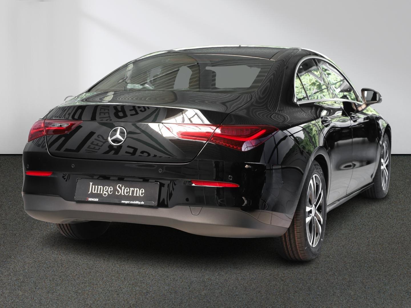 Mercedes-Benz CLA 200 Rückfahrkamera Sitzheizung MBUX LED