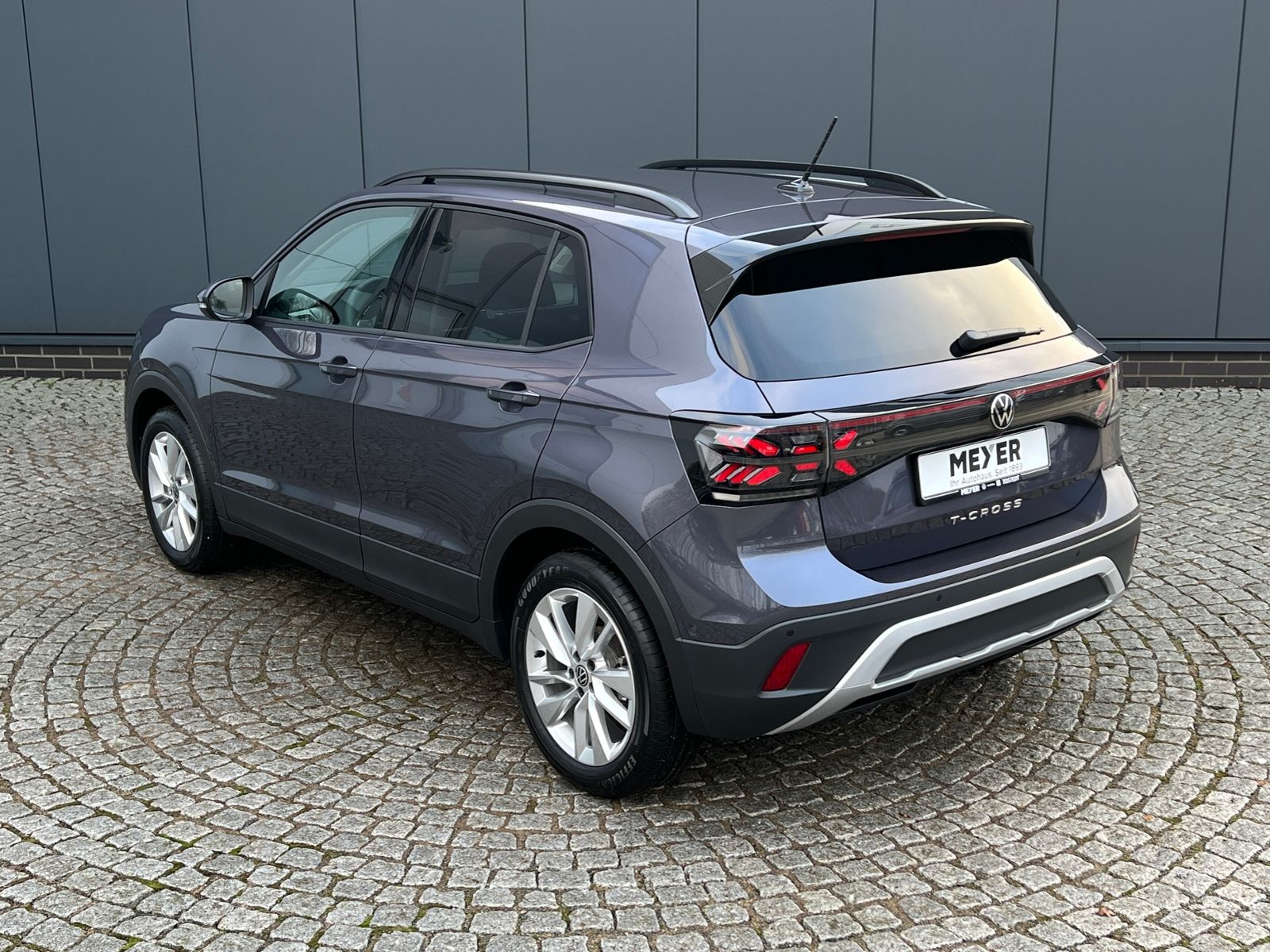 Fahrzeugabbildung Volkswagen T-Cross Life 1.0 TSI DSG *IQ.Light, ACC, App-Con