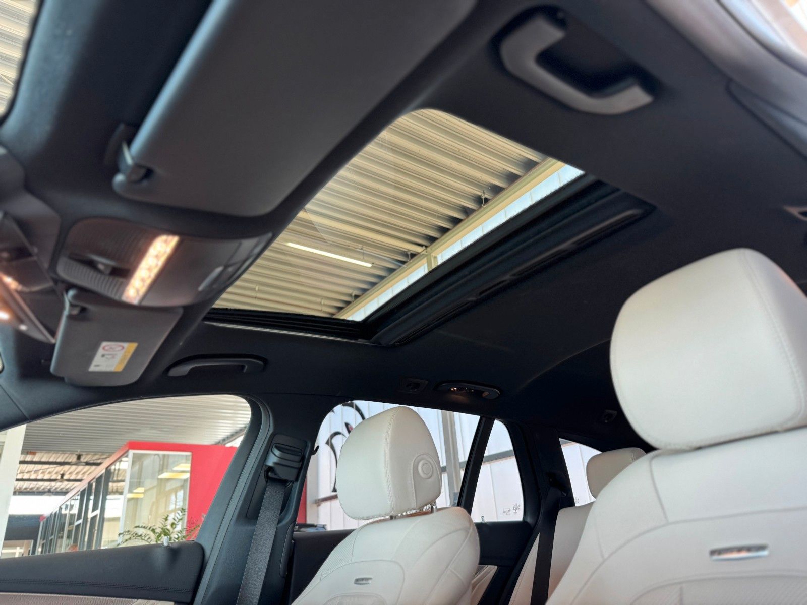 Fahrzeugabbildung Mercedes-Benz E 63 AMG T-Modell 4Matic Burmester VOLL