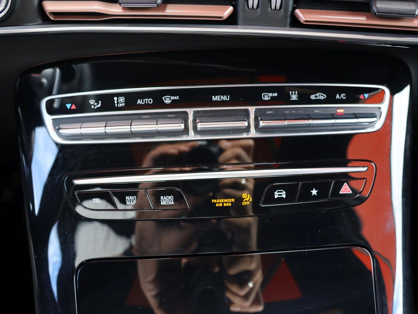 Mercedes-Benz EQC 400 4M AMG Line SHD Distr. Multi