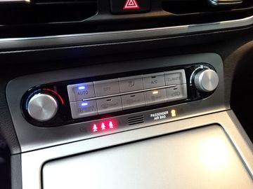 Fotografie 17 des Hyundai KONA Elektro Edition 30/WäPumpe/Navi/SHZ/RFK
