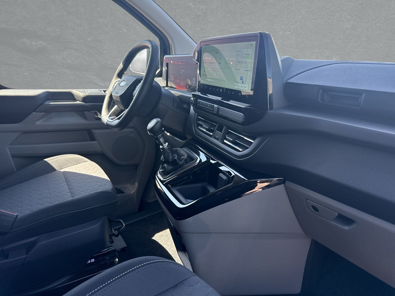 Ford Nugget Titanium L2 2,0l 150PS AHK schwenkbar TP6 imagem 3