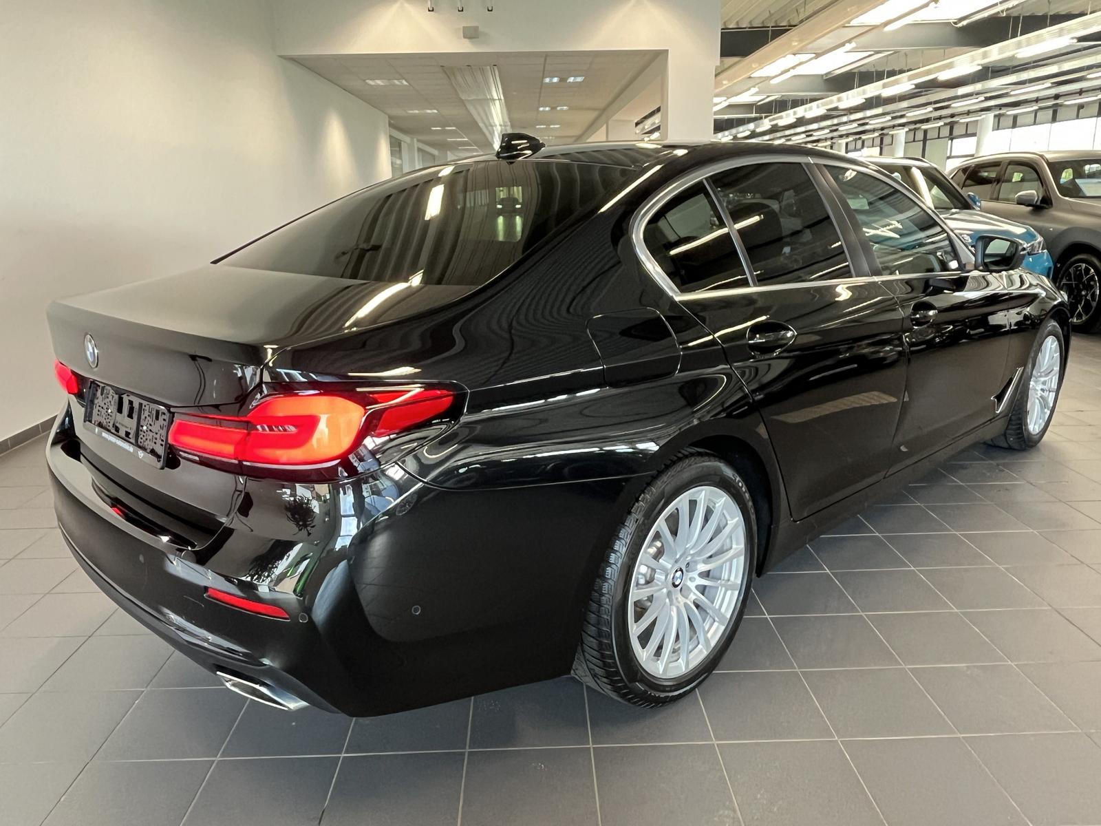 BMW 520d ACC 360°KAM RFK NAVI Standh. LED PDC V+H