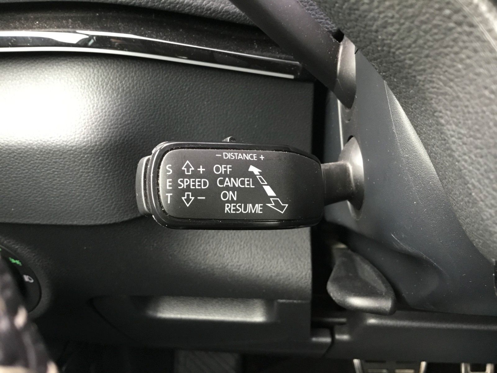 Fahrzeugabbildung SKODA Karoq 2.0l TDI DSG 4x4 SPORTLINE+AHK+18"+Kamera