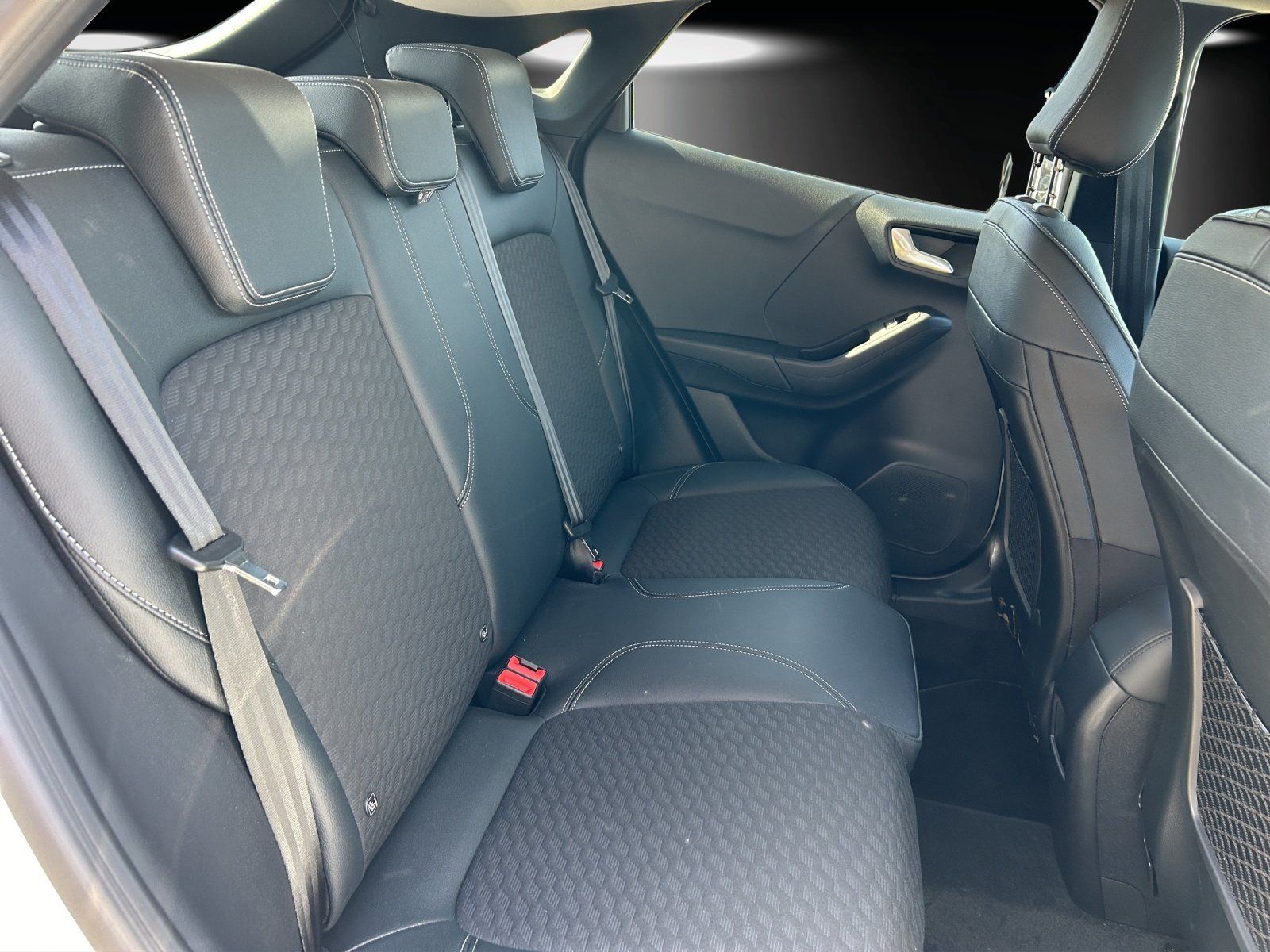 Fahrzeugabbildung Ford Puma Titanium X MHEV Navi Winter Paket PDC