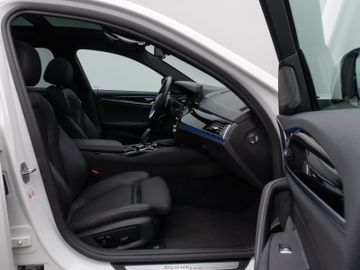 Fahrzeugabbildung BMW 520d xD Tour Sport Line Pano H/K Exklusiv Paket