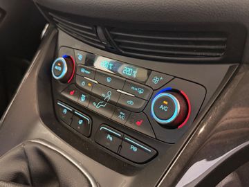 Ford Kuga - 12