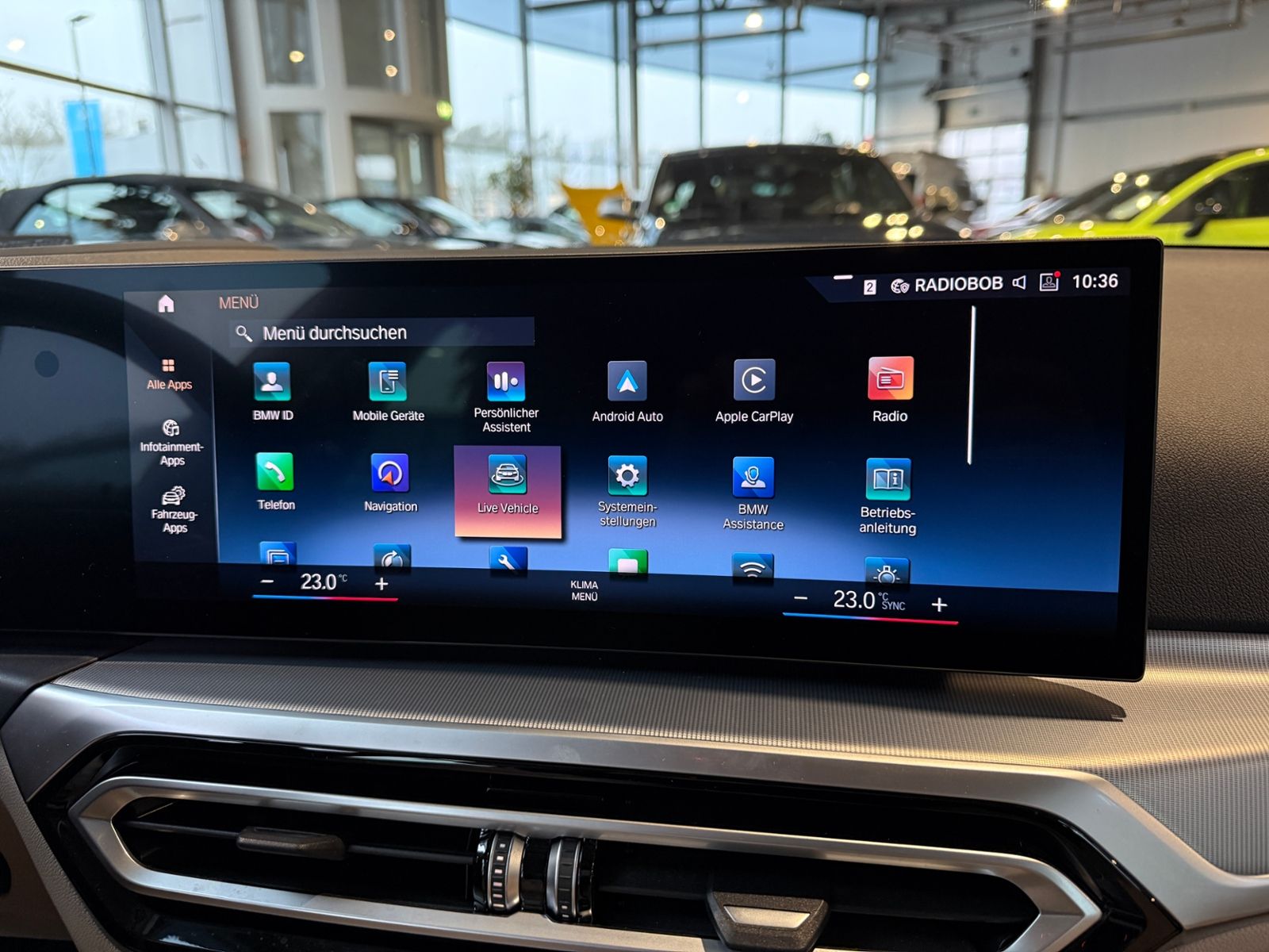 Fahrzeugabbildung BMW 320d Shadow Line AHK HUD KAM LED