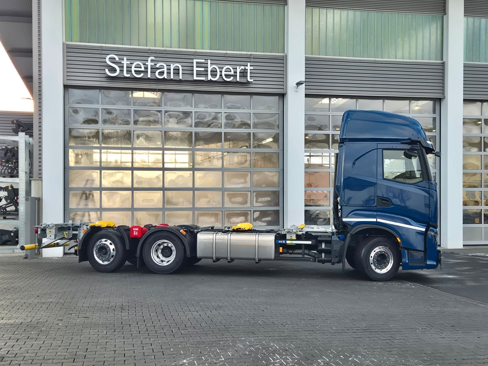 Fahrzeugabbildung Iveco S-Way AS260S50Y/FS CM 6x2 BDF Standklima 2xAHK