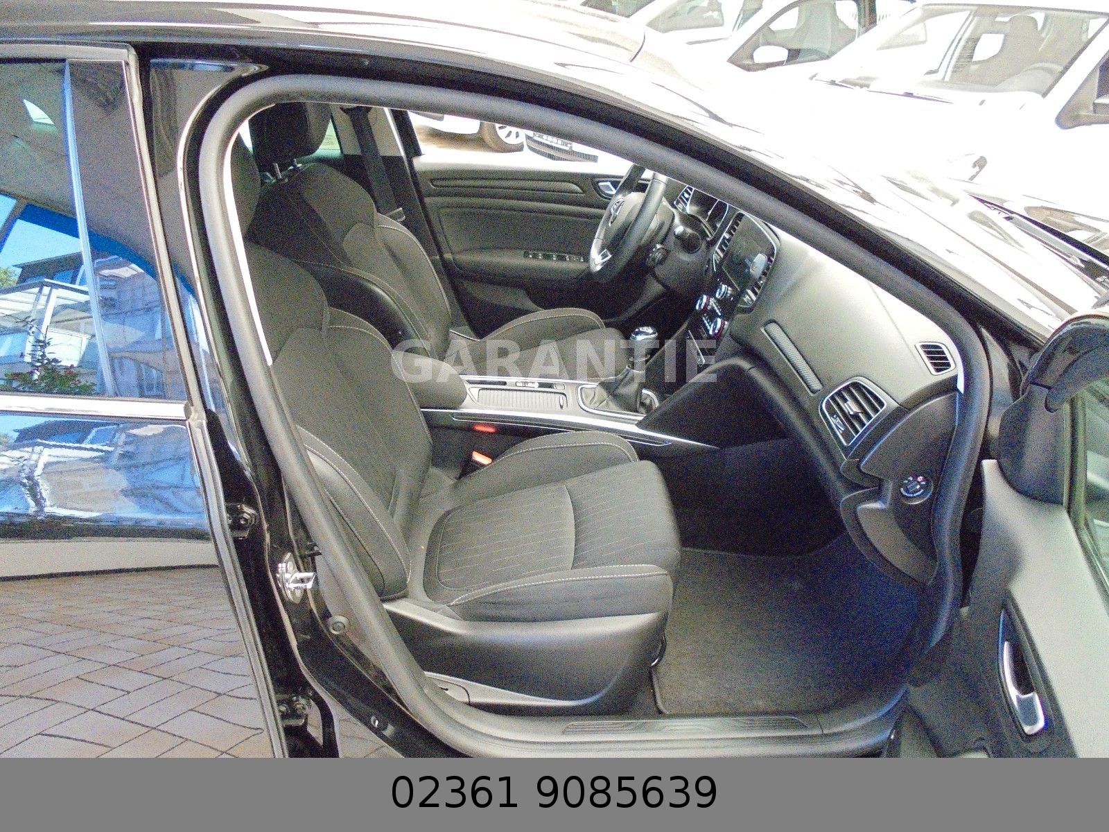 Fahrzeugabbildung Renault Megane IV Limited  Klima/Shz/Navi/Kamara/