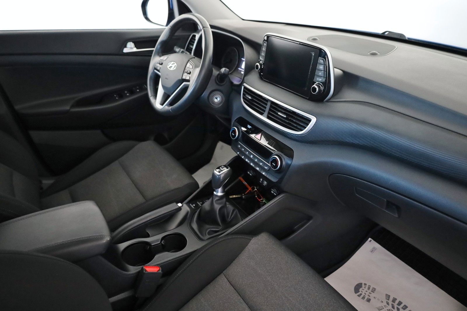 Fahrzeugabbildung Hyundai Tucson Advantage 2WD Navi,LED,SH,Kamera,SR+WR