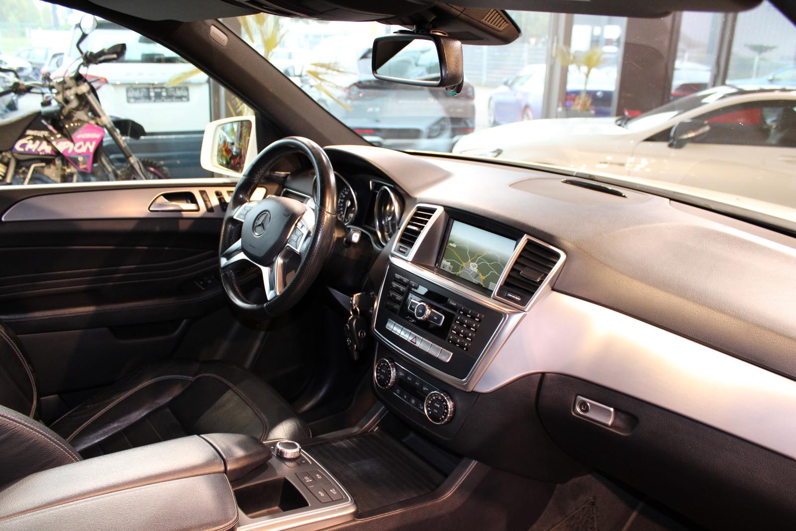 Mercedes-Benz ML 350 CDI AMG Line 4Matic AHK Navi PDC
