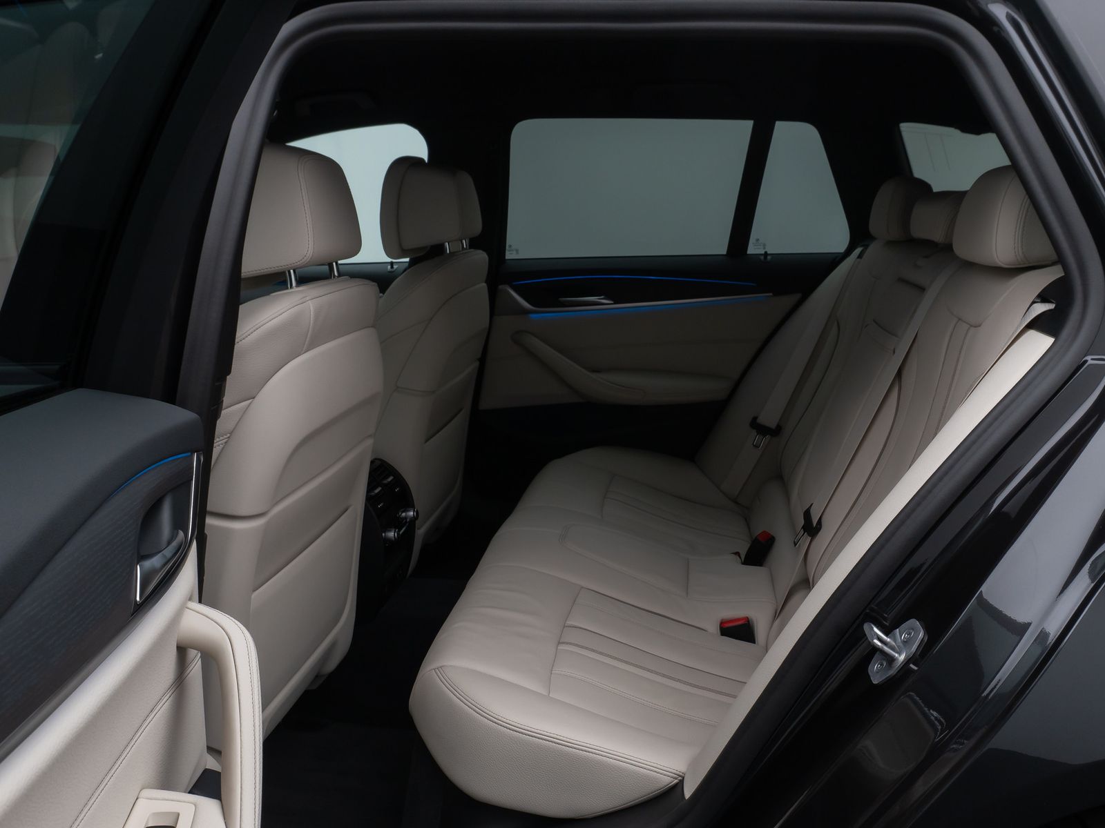 Fahrzeugabbildung BMW 530e xD M Sport Kamera Laser HUD DAB Komfort AHK