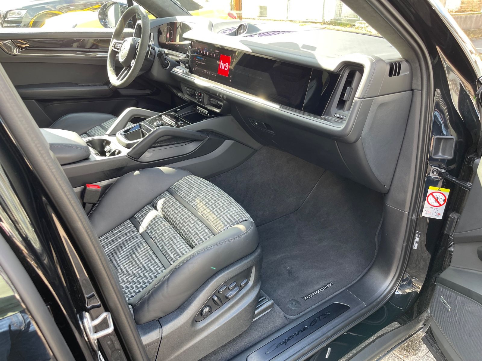 Fahrzeugabbildung Porsche Cayenne GTS Coupé Leichtbau|ACC|HUD|PASM|3.Displ