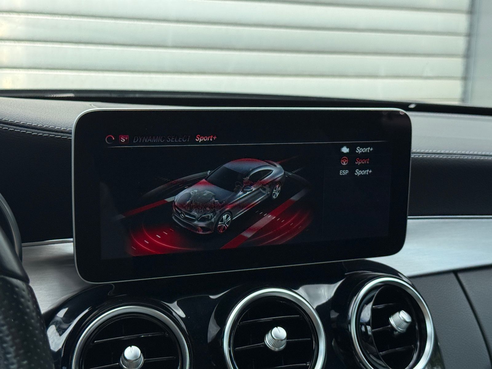 Fahrzeugabbildung Mercedes-Benz C 220d Coupe AMG Burmester Pano Night-Paket 360°