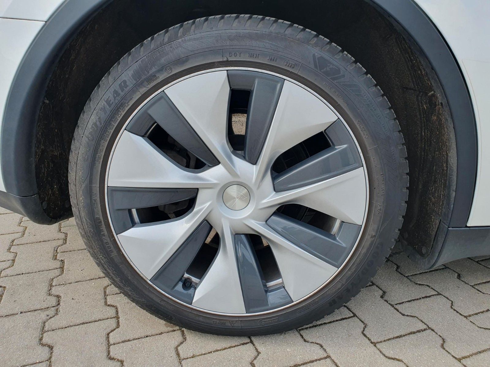 Tesla RWD, Allwetterreifen, AHK 1600kg, SOH 96 % foto 16