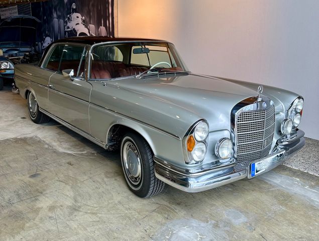 Mercedes-Benz 280 SE (W111)