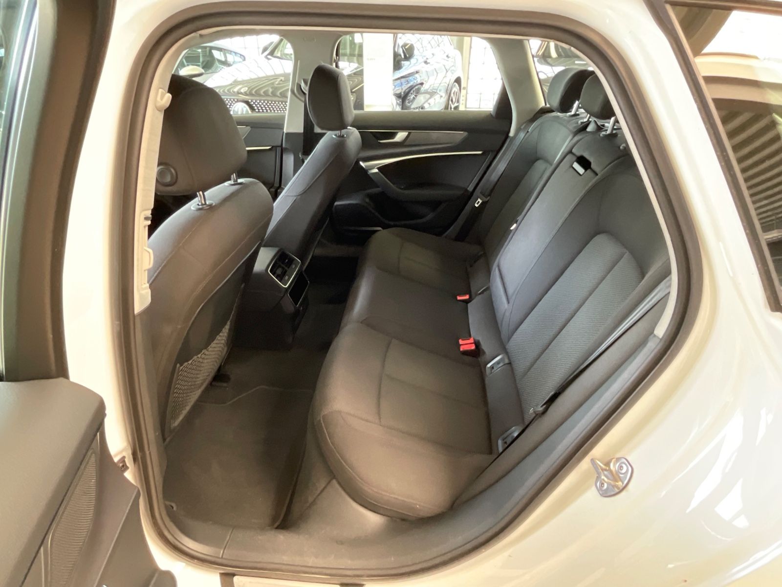 Fahrzeugabbildung Audi A6 Avant 45 TDI quattro*Business-Paket