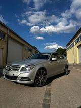 Mercedes-Benz 350 - Mercedes-Benz 350 aus 2011