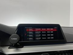 BMW 520 d M Sport Line / 2.HD / NUR 87.tKM /PANORAMA BMW 520 d M Sport Line / 2.HD / NUR 87.tKM /PANORAMA
