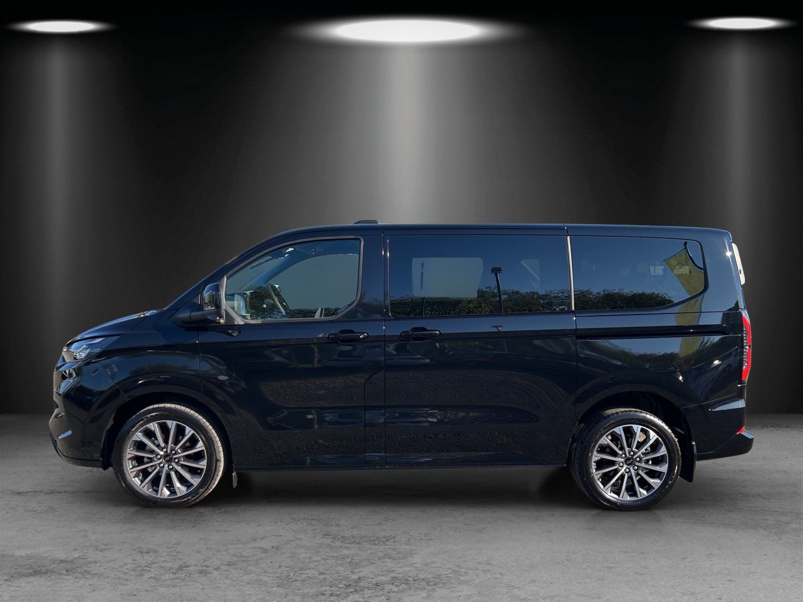Fahrzeugabbildung Ford Tourneo Custom Titanium X Automatik,FGS,AHK