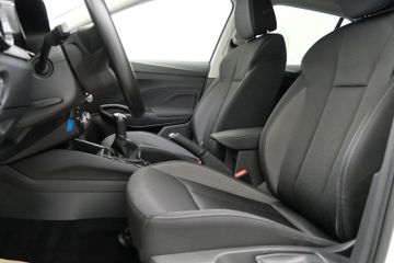 Skoda Fabia Tour 1,0 TSI NAVI AHZV SHZ Kamera