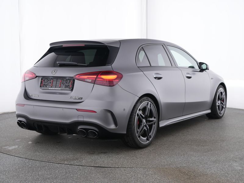 Fahrzeugabbildung Mercedes-Benz A 45 S 4M PANO+HUD+BURMESTER+NIGHT+360°+VMAX-270