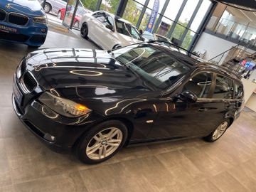 BMW 318i  Touring *NAVI*KLIMA*TEMPOMAT*>SZHZ*