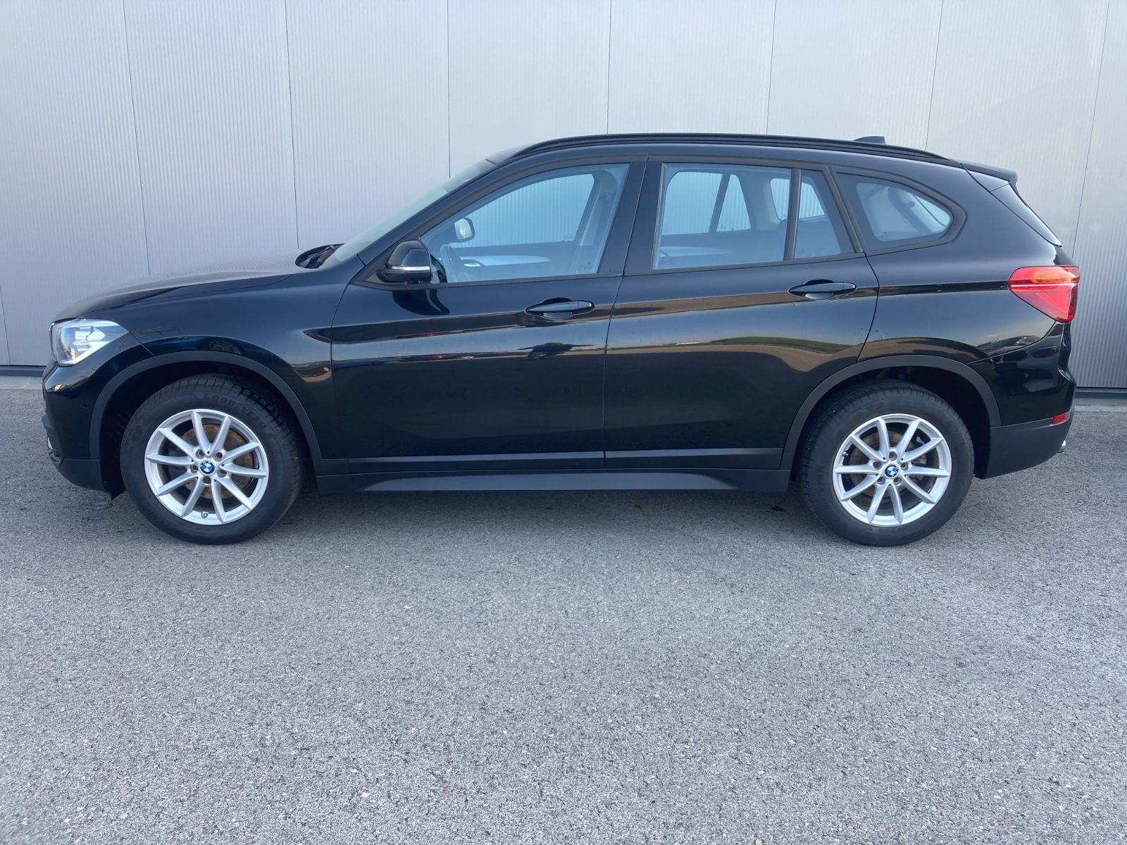 BMW X1 sDrive18i *Navigation*Busines*PDC*Tempo*