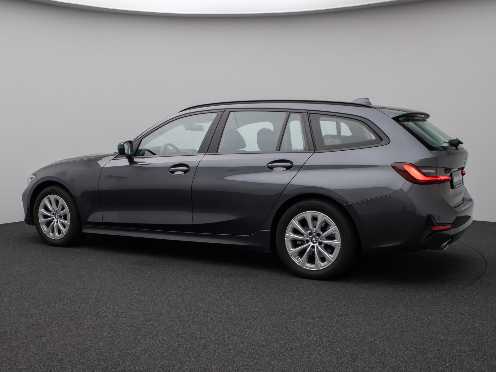 Fahrzeugabbildung BMW 320i Panorama DAB CockPitPr DrivAssist PDC Alarm