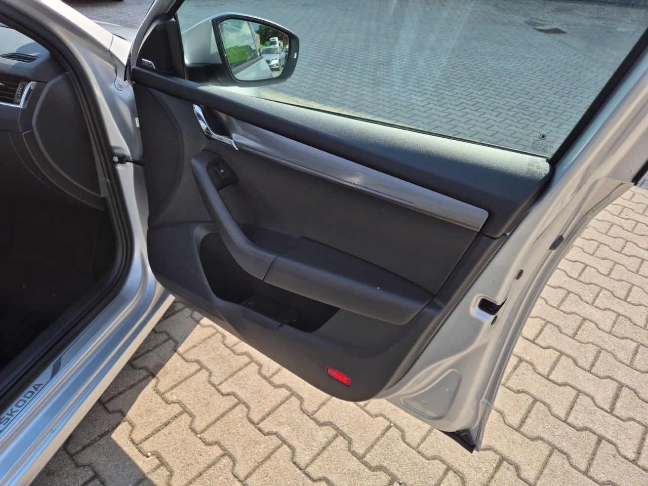 Fahrzeugabbildung SKODA Octavia Combi TDI DSG Soleil AHK Panoramadach