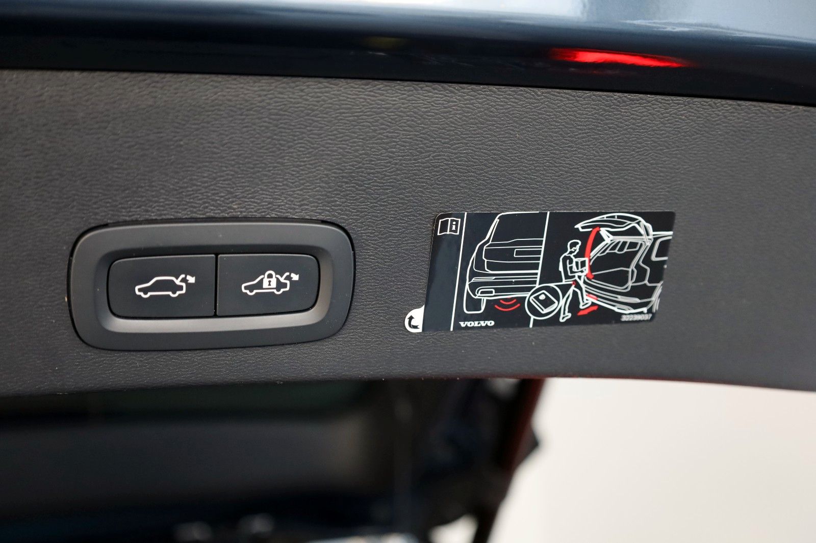 Fahrzeugabbildung Volvo XC40 Plus Recharge AWD,Navi,Kamera,SH,ACC