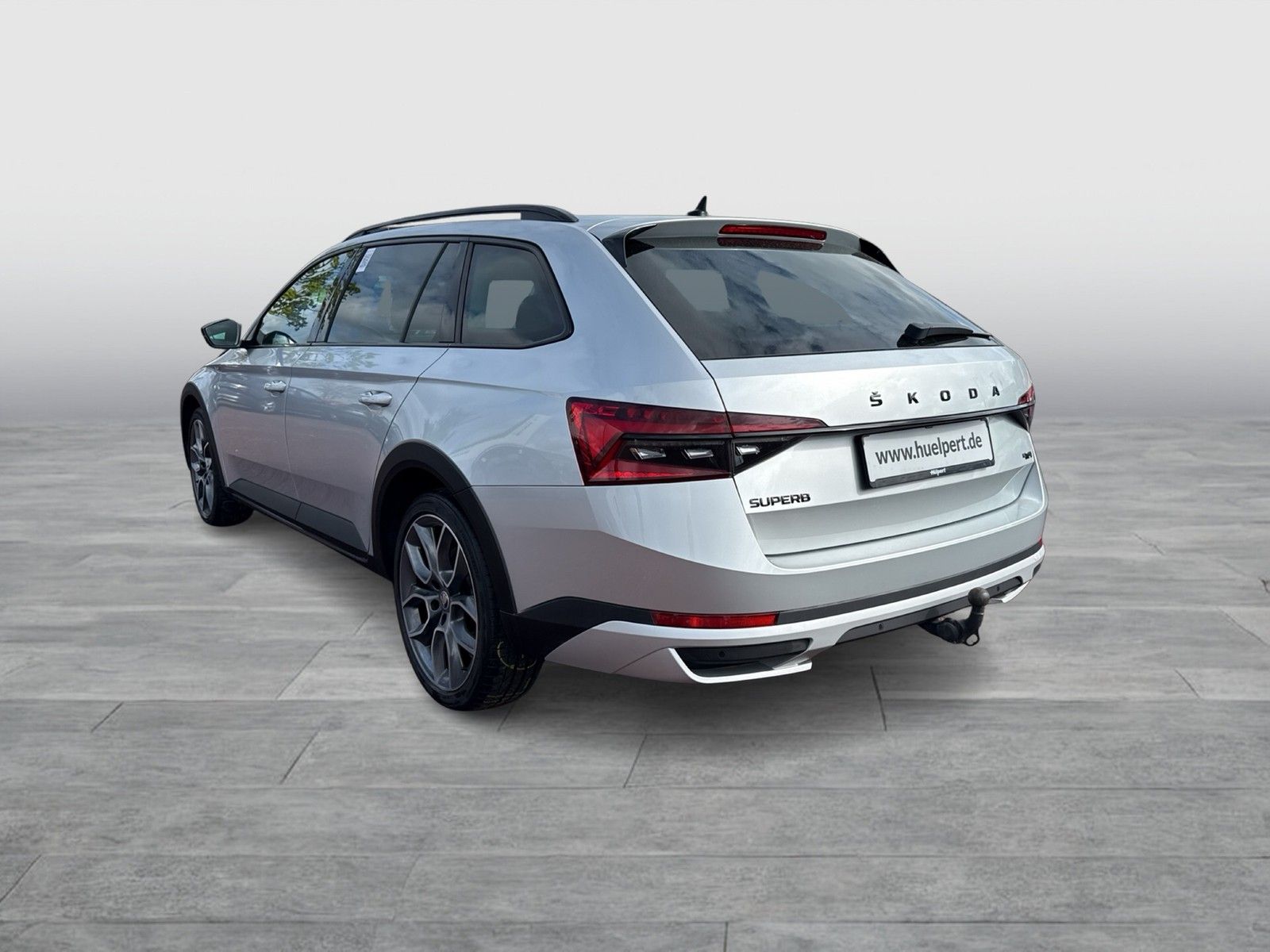 Skoda Superb Combi 2.0 SCOUT 4X4 AHK ACC LM19 MATRIX imagem 3